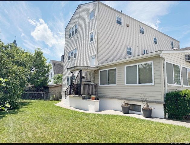 4 aka 16 Amackassin Terrace Unit 3, Yonkers, NY 10703