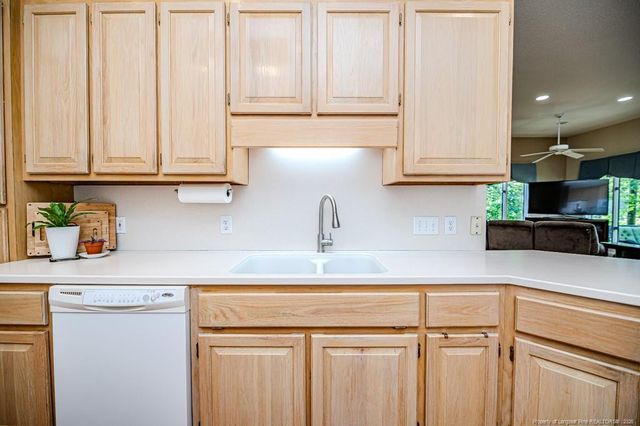 758 Turnbury Court, Sanford, NC 27332