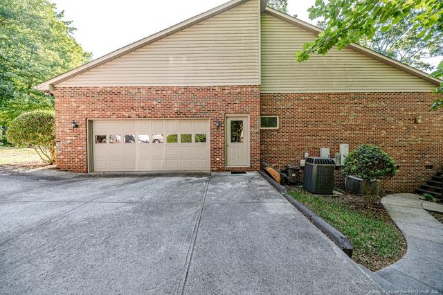 758 Turnbury Court, Sanford, NC 27332