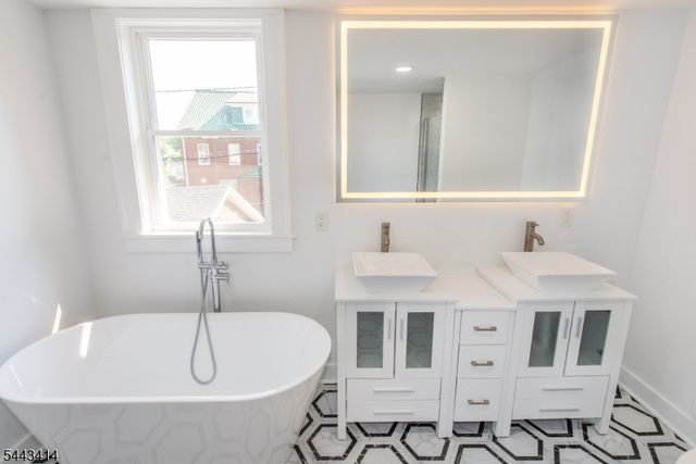 57 Goldsmith Ave, Newark City, NJ 07112