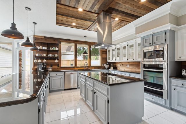 7711 Oxfordshire Drive, Spring, TX 77379