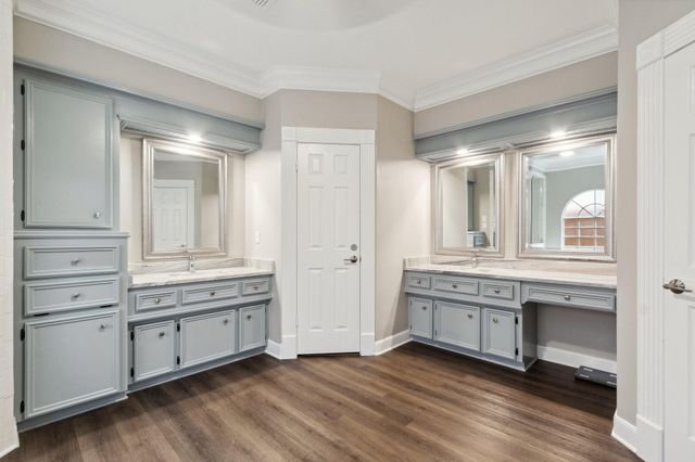 7711 Oxfordshire Drive, Spring, TX 77379
