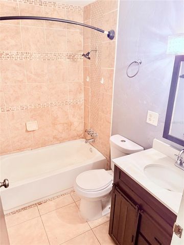 6519 W NEWBERRY ROAD 211, Gainesville, FL 32605