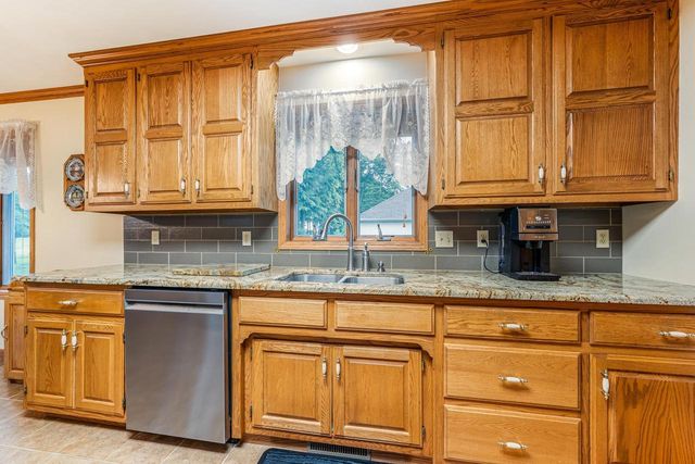 W6674 CEDAR RIDGE DRIVE, Appleton, WI 54915