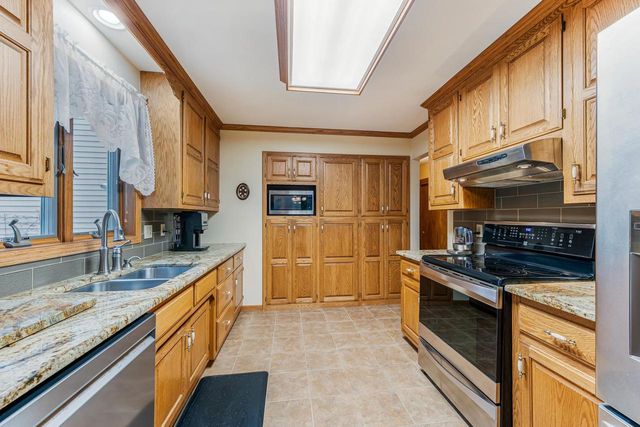 W6674 CEDAR RIDGE DRIVE, Appleton, WI 54915