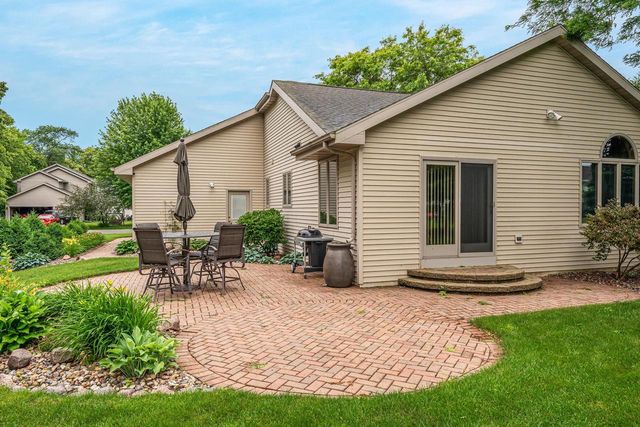 W6674 CEDAR RIDGE DRIVE, Appleton, WI 54915