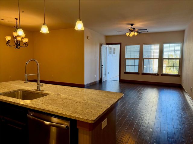 545 Via Amalfi 307, Irving, TX 75039