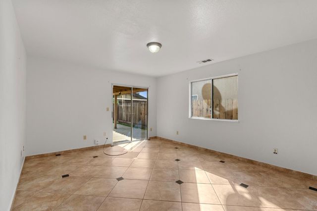 6072 Preakness Dr, Riverbank, CA 95367