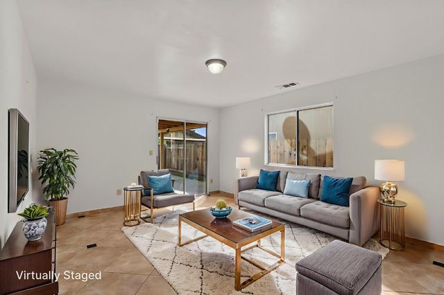 6072 Preakness Dr, Riverbank, CA 95367