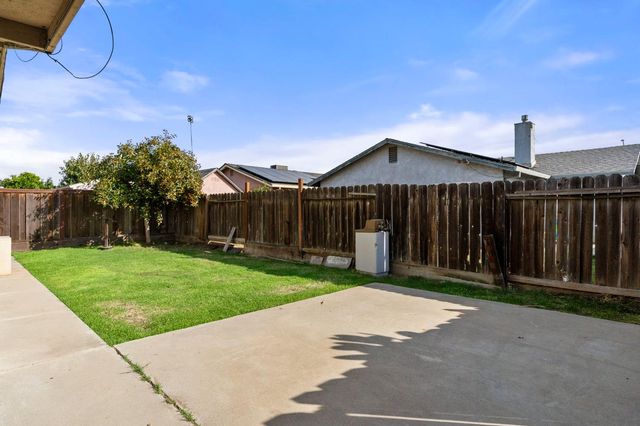 6072 Preakness Dr, Riverbank, CA 95367