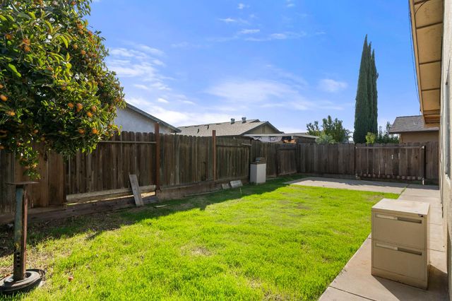 6072 Preakness Dr, Riverbank, CA 95367