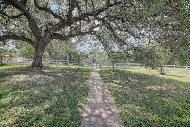 5715 State Highway 159, La Grange, TX 78945