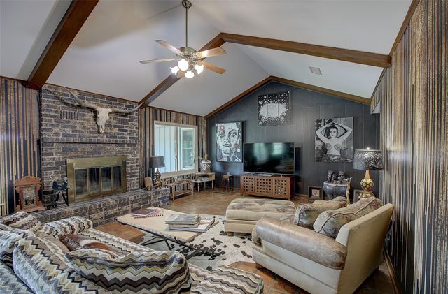 5715 State Highway 159, La Grange, TX 78945