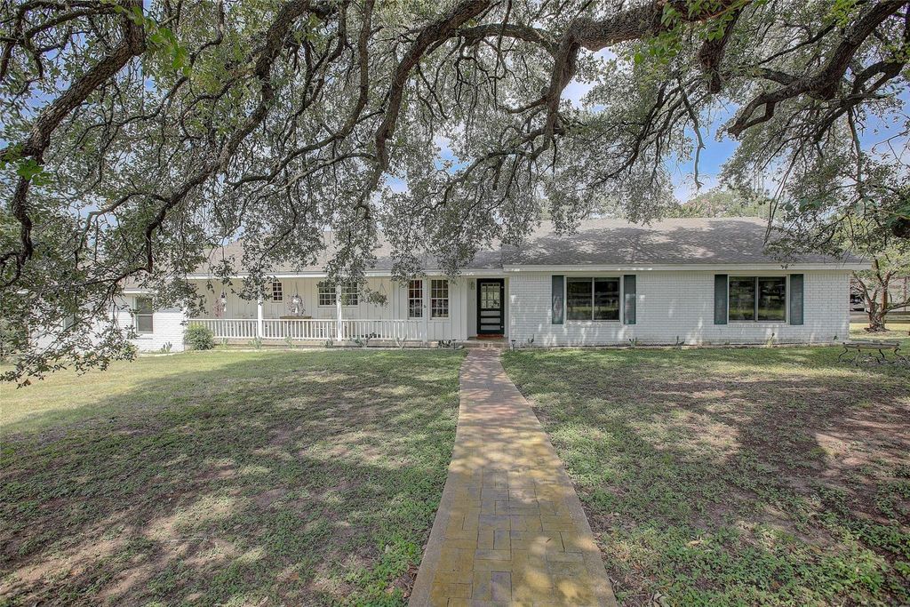 5715 State Highway 159, La Grange, TX 78945