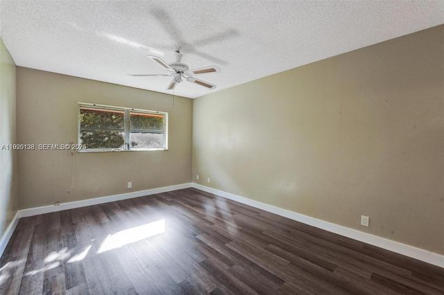 1030 Country Club Dr 405, Margate, FL 33063