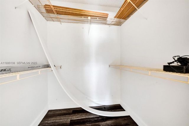 1030 Country Club Dr 405, Margate, FL 33063