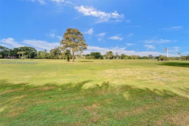 1030 Country Club Dr 405, Margate, FL 33063