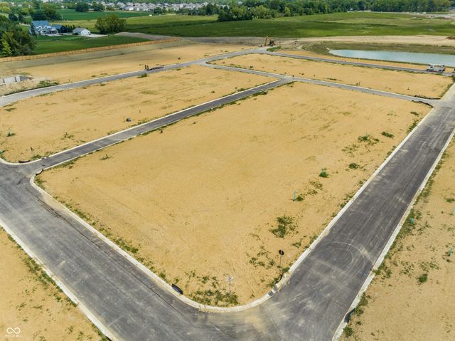 8226 Duke Drive, Zionsville, IN 46077