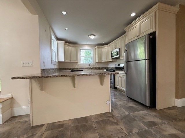 203 North Ave, Rockland, MA 02370
