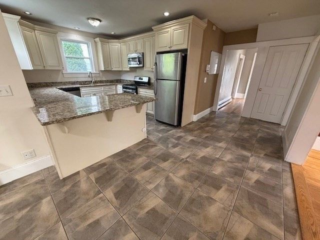 203 North Ave, Rockland, MA 02370