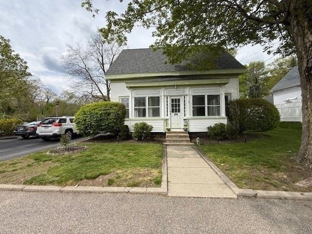 203 North Ave, Rockland, MA 02370
