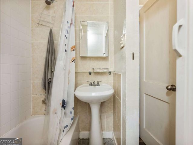 127 N Center Street, Winder, GA 30680