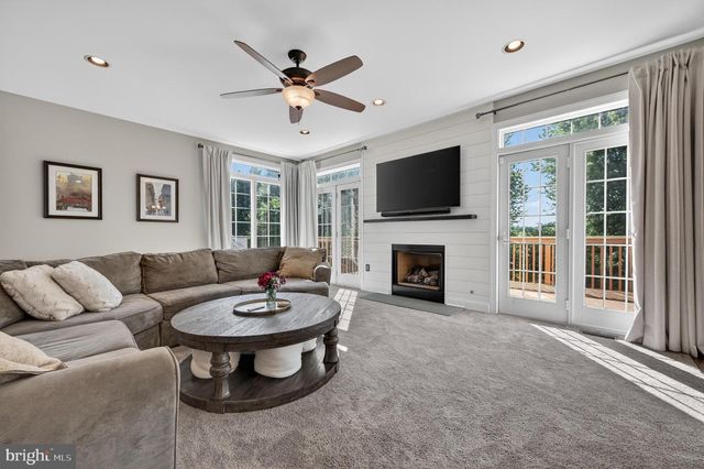 421 WAYNEBROOK DR, Chester Springs, PA 19425