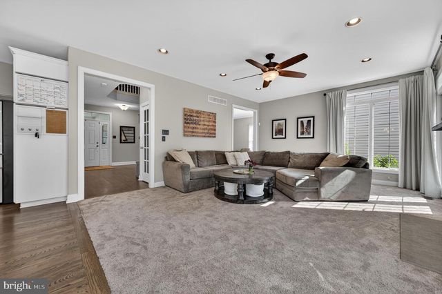 421 WAYNEBROOK DR, Chester Springs, PA 19425
