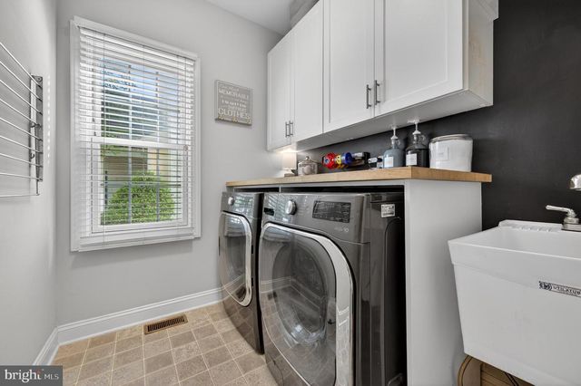421 WAYNEBROOK DR, Chester Springs, PA 19425