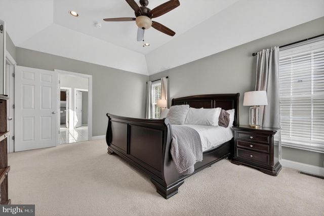 421 WAYNEBROOK DR, Chester Springs, PA 19425