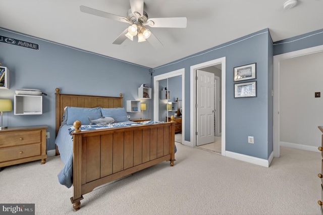 421 WAYNEBROOK DR, Chester Springs, PA 19425