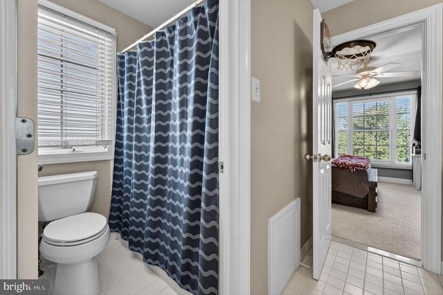 421 WAYNEBROOK DR, Chester Springs, PA 19425