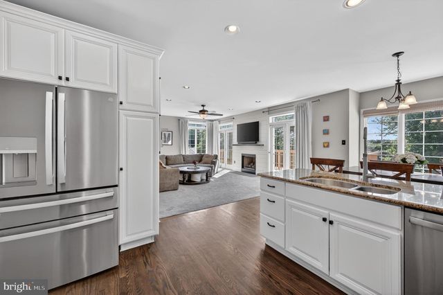 421 WAYNEBROOK DR, Chester Springs, PA 19425