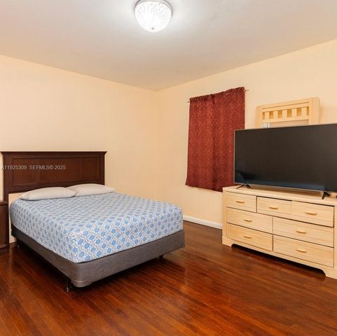 3321 SW 18th St, Miami, FL 33145