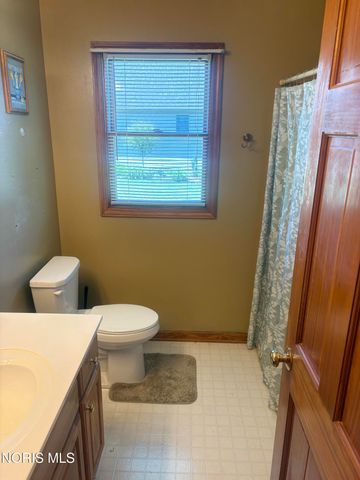 7710 Wellsbury Drive, Waterville, OH 43566