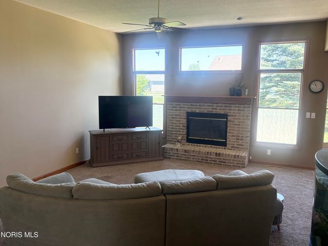 7710 Wellsbury Drive, Waterville, OH 43566