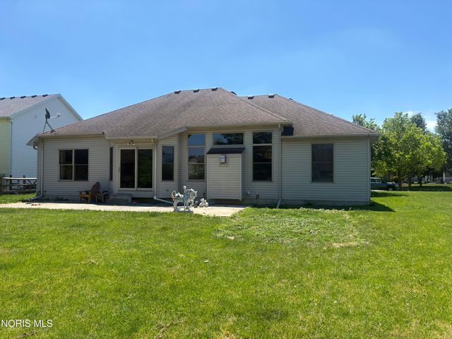 7710 Wellsbury Drive, Waterville, OH 43566