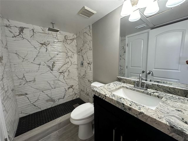 2871 N Oakland Forest Dr 204, Oakland Park, FL 33309