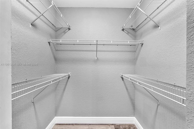 2871 N Oakland Forest Dr 204, Oakland Park, FL 33309