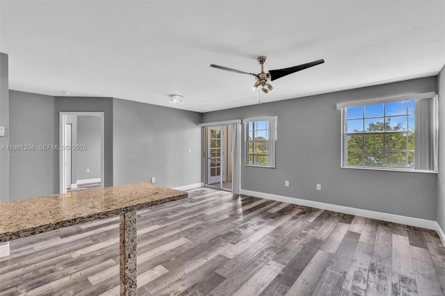 2871 N Oakland Forest Dr 204, Oakland Park, FL 33309