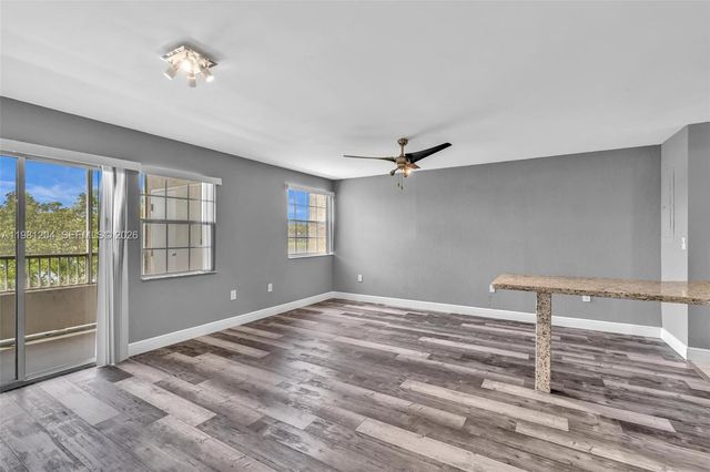 2871 N Oakland Forest Dr 204, Oakland Park, FL 33309