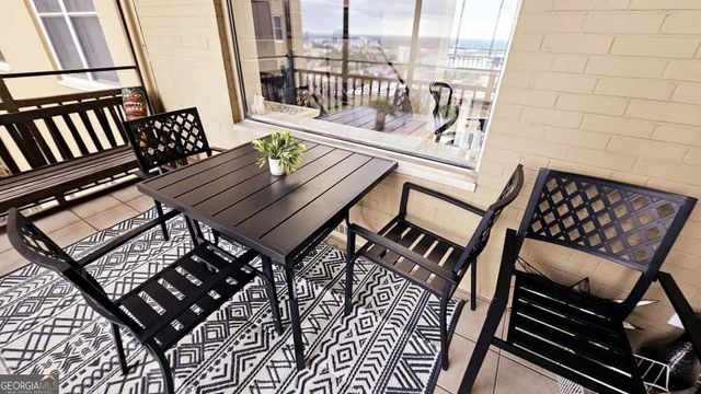 300 Peachtree Street NE 17H, Atlanta, GA 30332