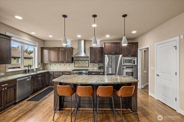 215 Ilwaco Place SE, Renton, WA 98059