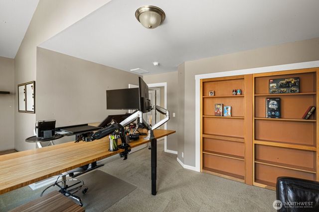 215 Ilwaco Place SE, Renton, WA 98059