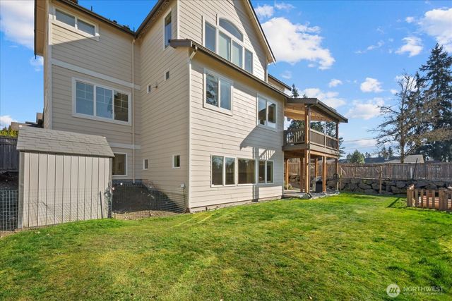 215 Ilwaco Place SE, Renton, WA 98059