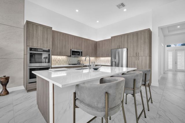 9651 Spruce Woods Drive, Boynton Beach, FL 33473