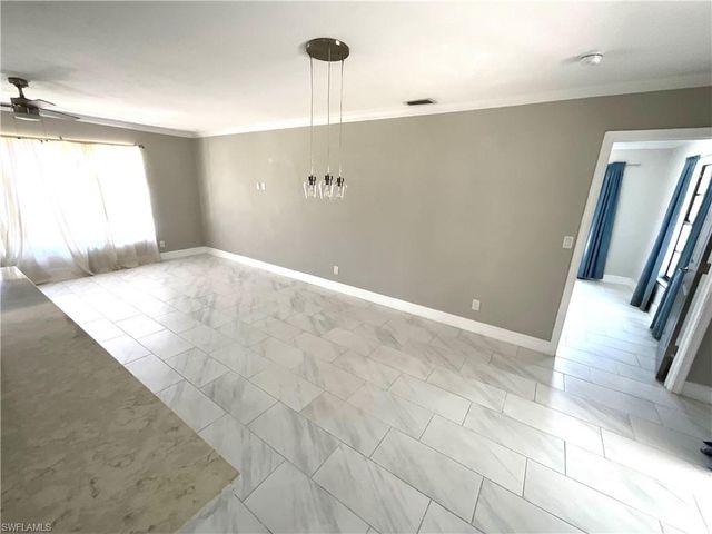 20620 Pine Tree LN, Estero, FL 33928