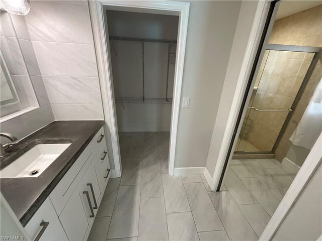 20620 Pine Tree LN, Estero, FL 33928