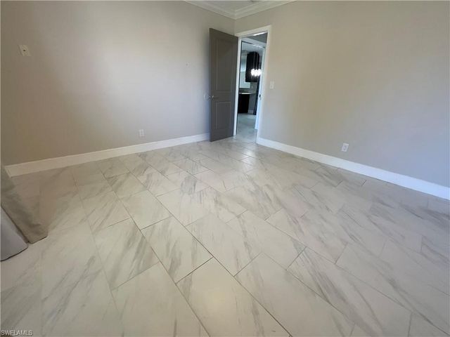 20620 Pine Tree LN, Estero, FL 33928