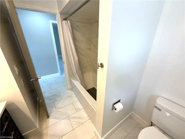 20620 Pine Tree LN, Estero, FL 33928